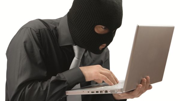 Como los ladrones usan las redes sociales